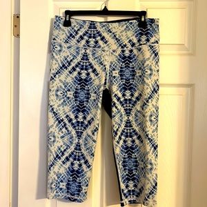 VSX Sport Victoria’s Secret half leggings